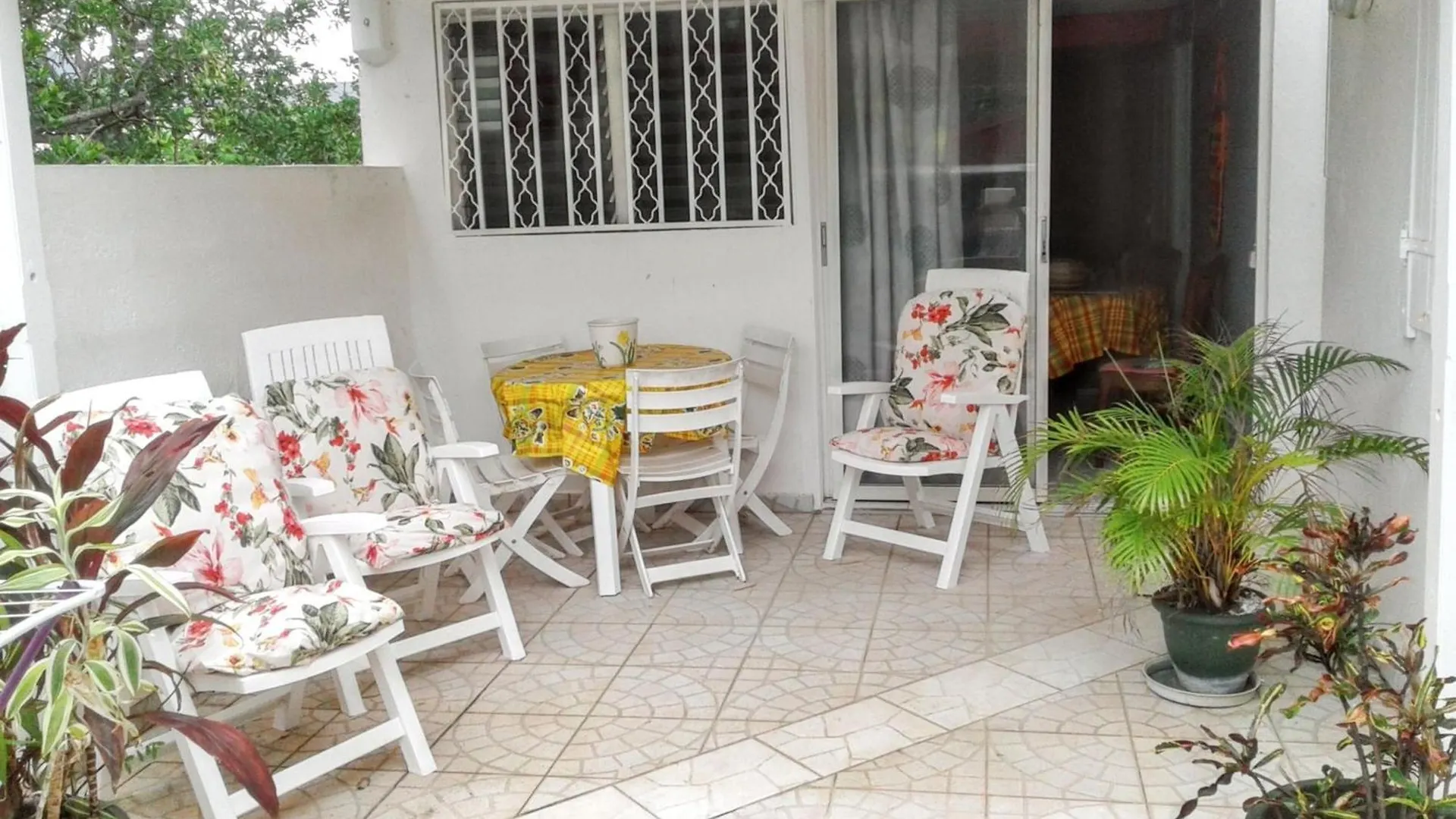 Maison Confortable Au Moule Avec Jardin Cloture Le Moule Guadeloupe